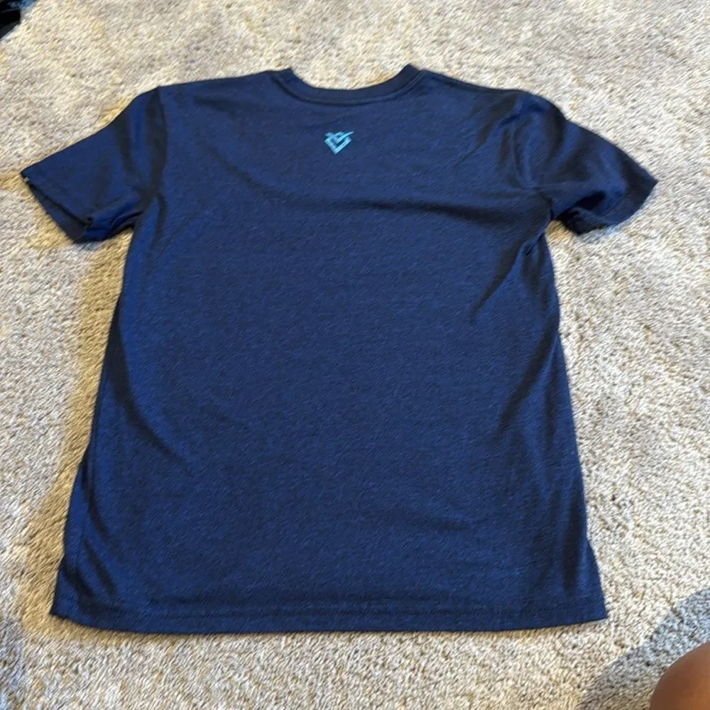 Verve from buckle - youth T shirt size small great condition